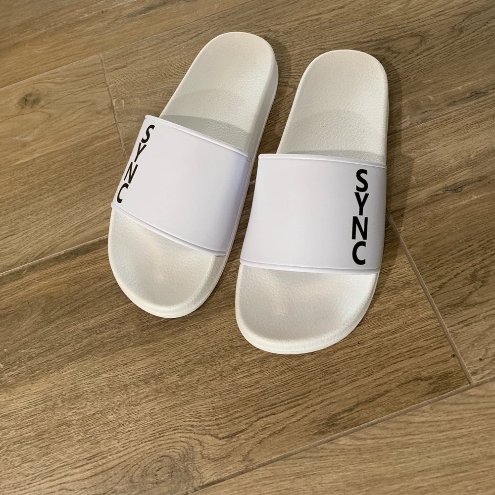 Slides/Sandals - Picture 2 of 3